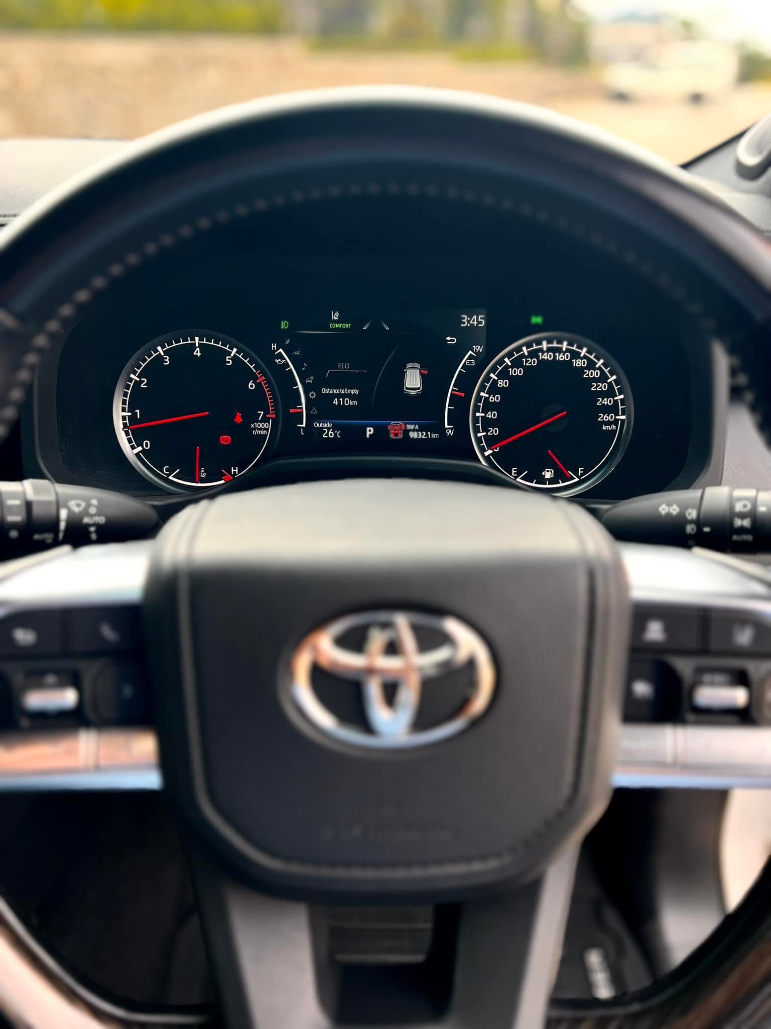 2023 Toyota Land Cruiser 300 ZX