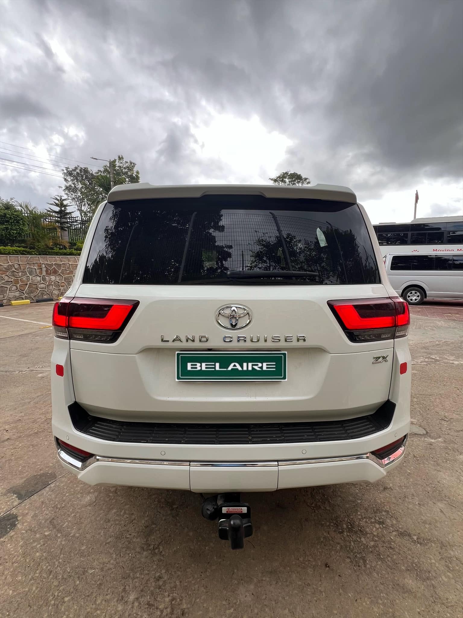 2023 Toyota Land Cruiser 300 ZX